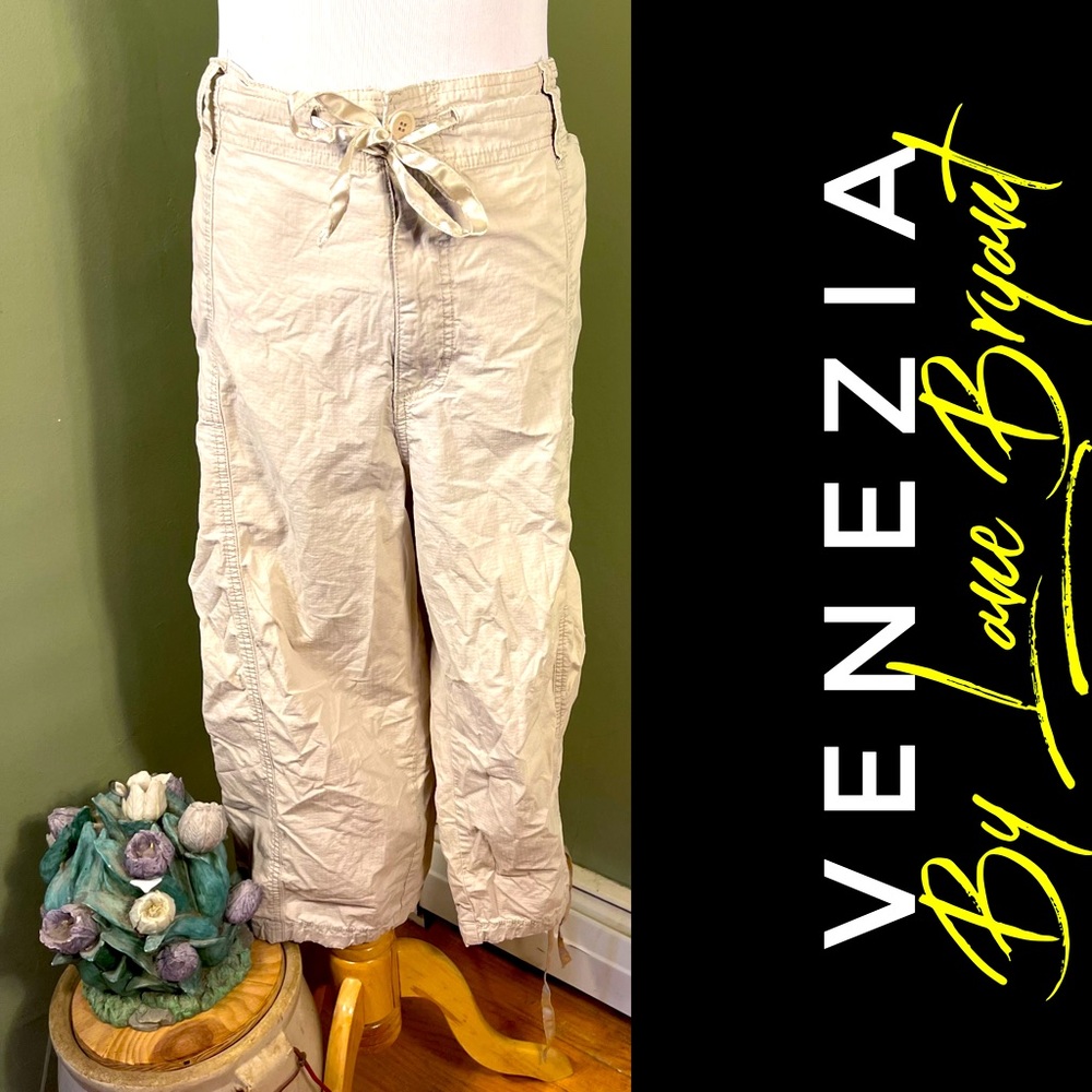 28 Venezia (Lane Bryant) cropped pants